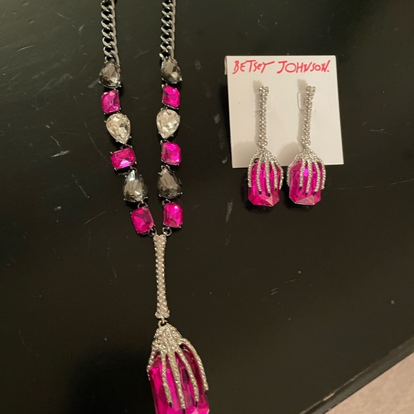 Betsey Johnson RICH WITCH HANGING HANDS Silver Pink Lg Stone Earrings & … - Picture 4 of 6